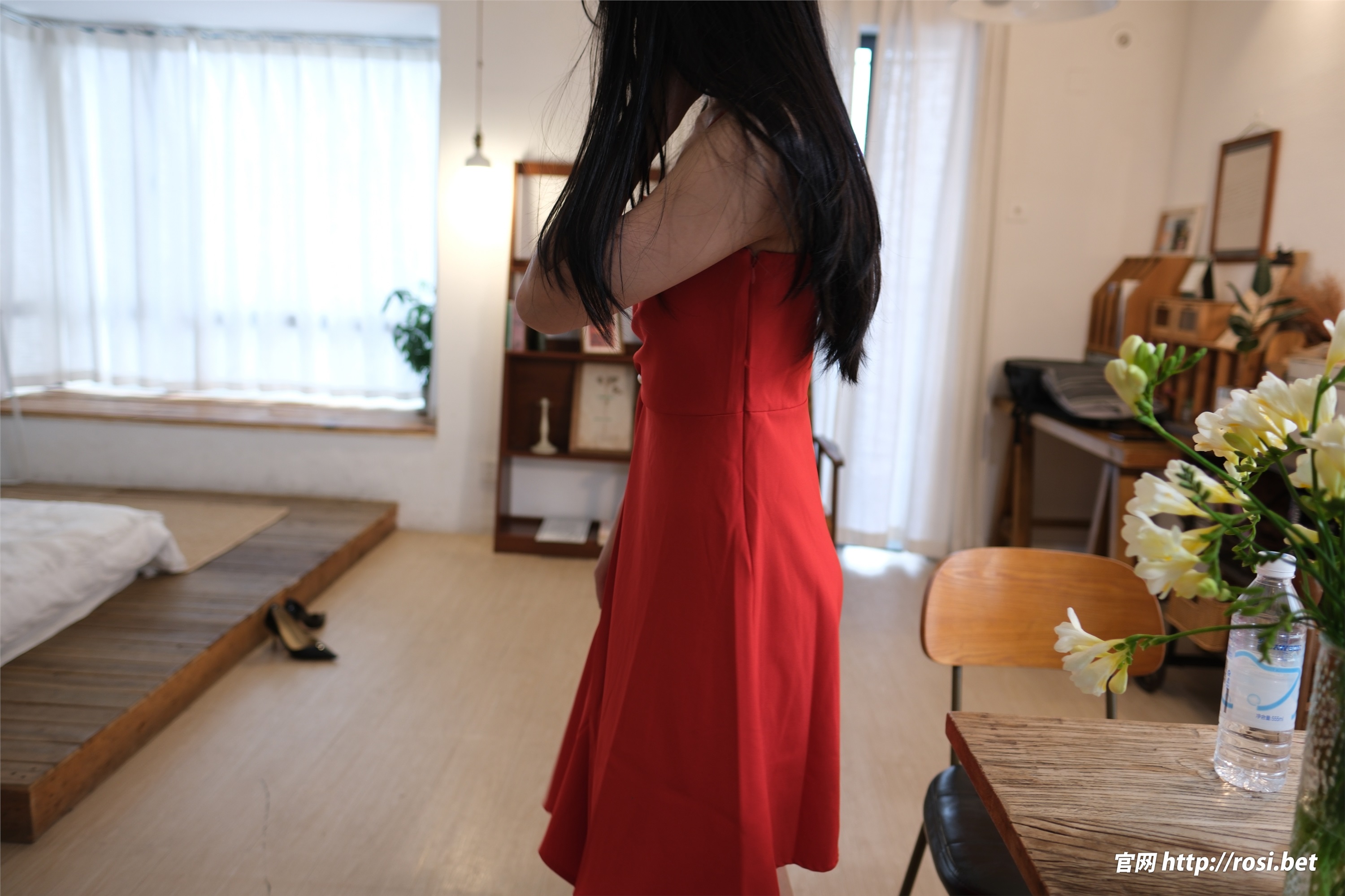 ROSI写真 2025.11.09 NO.5088